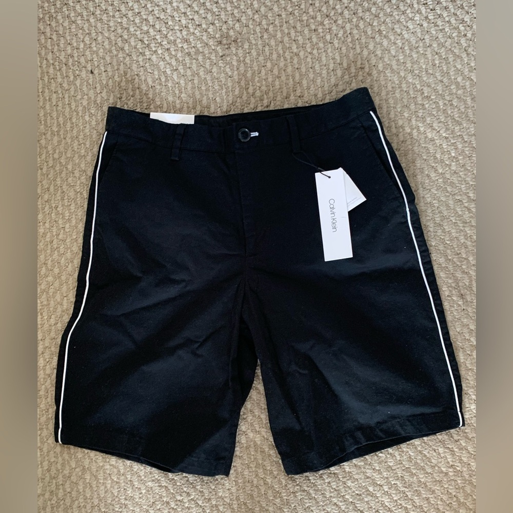 NWT Calvin Klein Mens Black with White Stripe Shorts Size W29